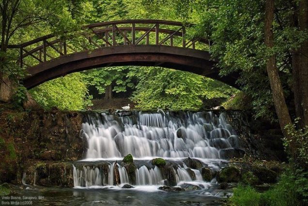 Vrelo Bosna & War Tunnel Tour